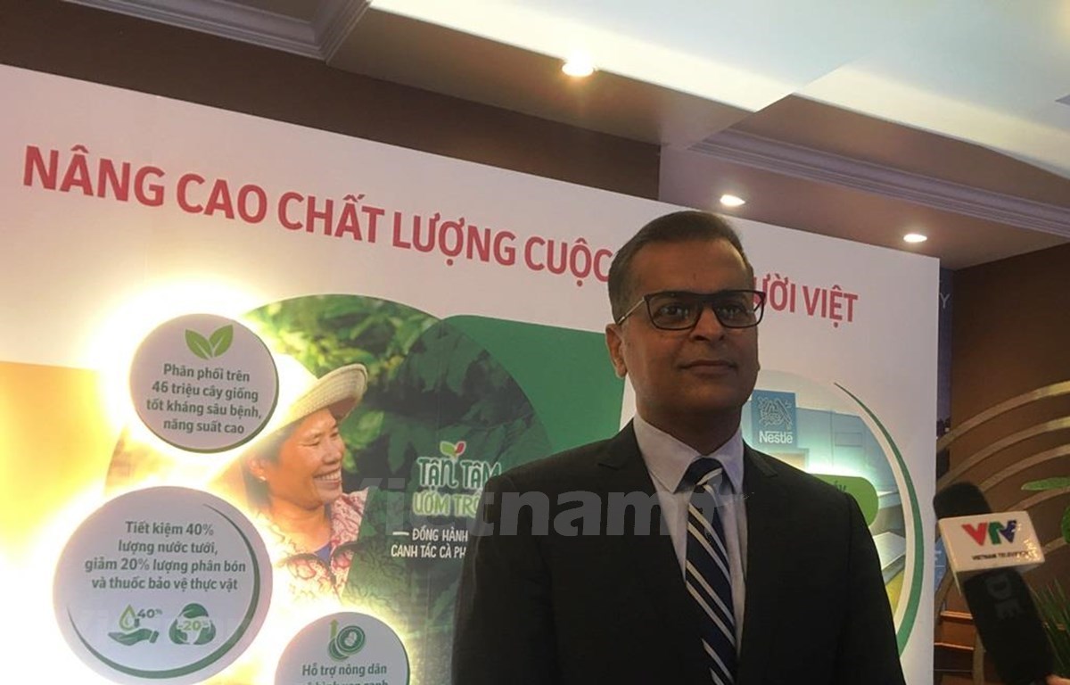 Г-н Бину Якоб, генеральный директор Nestlé Vietnam, сопредседатель Вьетнамского делового совета по устойчивому развитию, беседовал с прессой. (Фото: Vietnam+)
