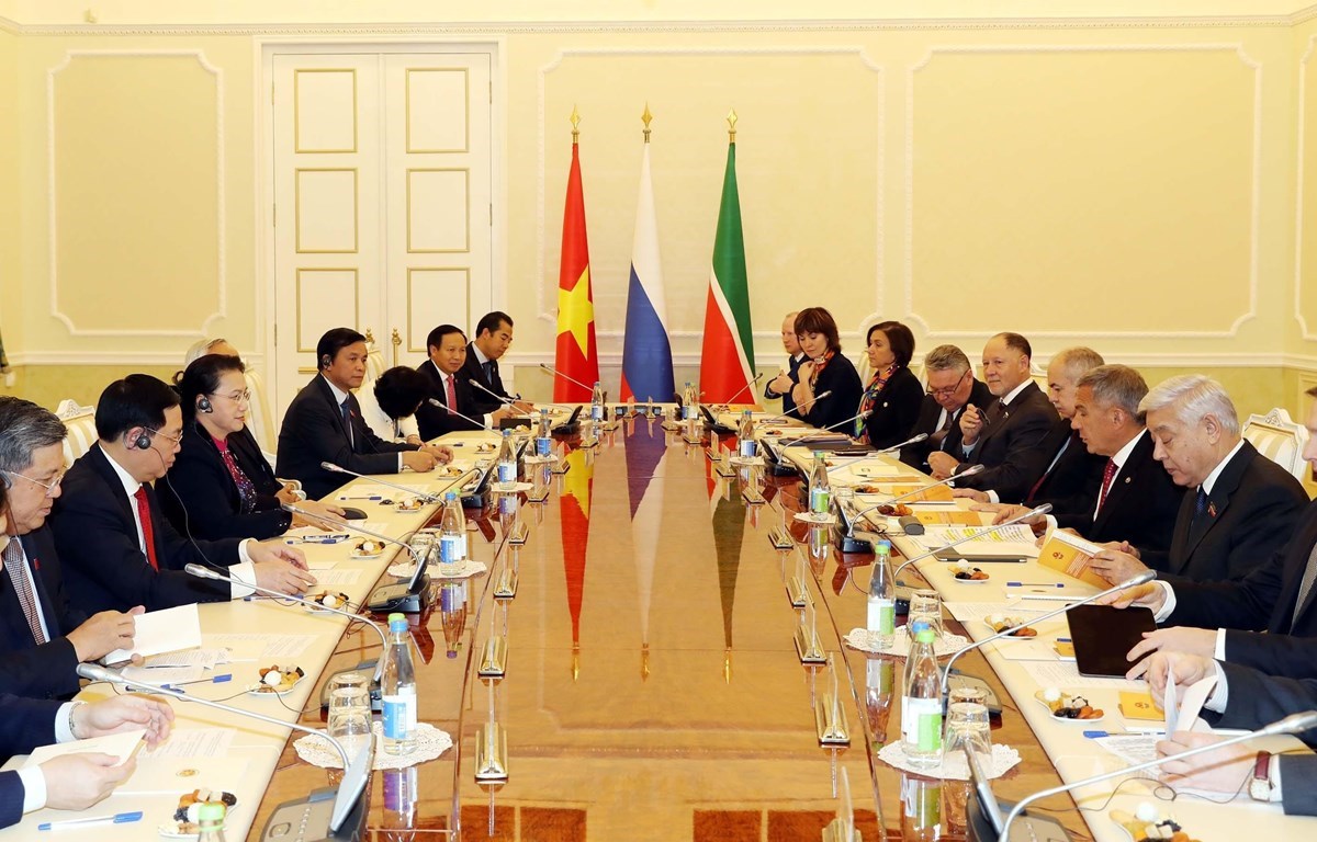 Встреча Председателя НС Вьетнама с высшим руководством Татарстан. (Фото: Чонг Дык/ВИА)