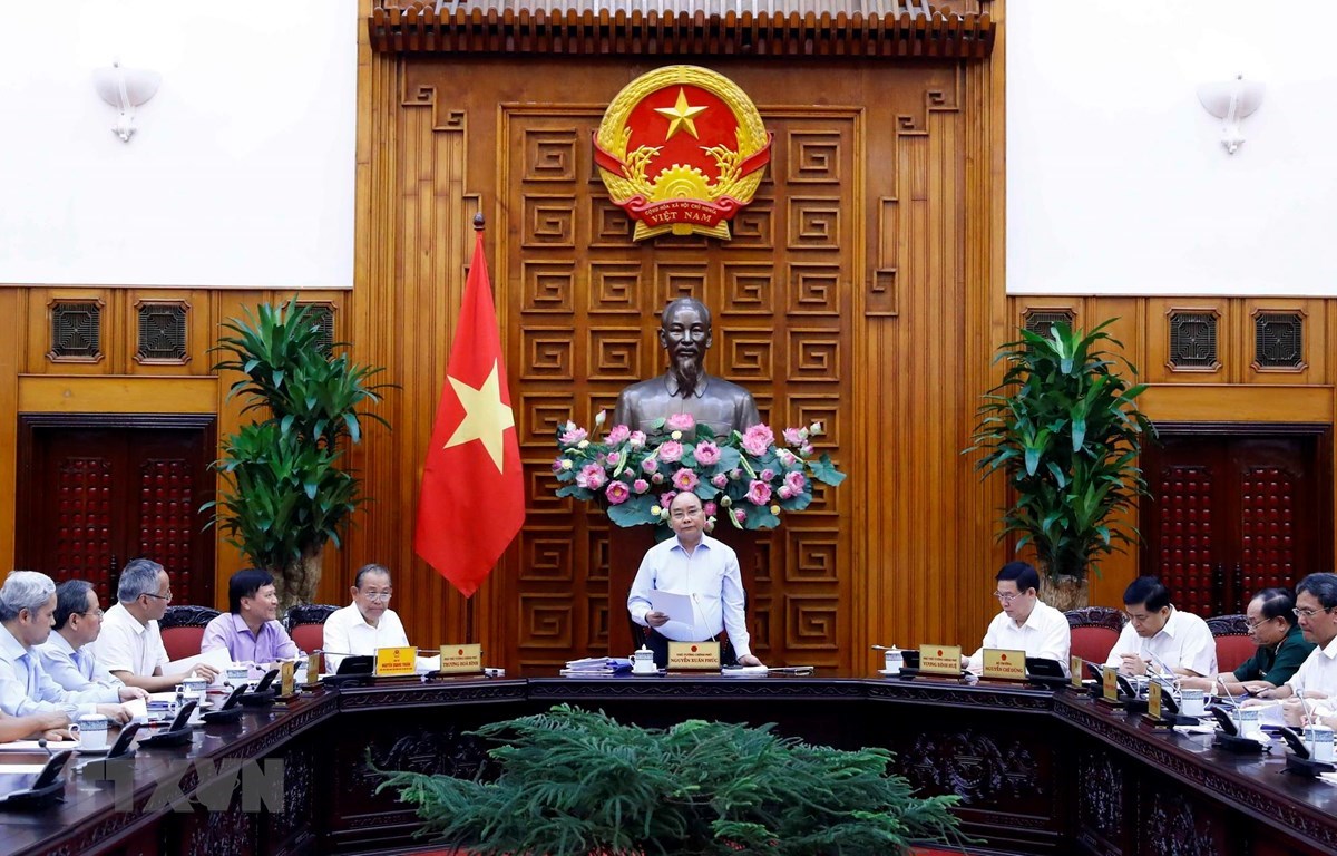 Премьер-министр председательствовал на заседании Социально-экономического подкомитета по подготовке к 13-му съезду КПВ