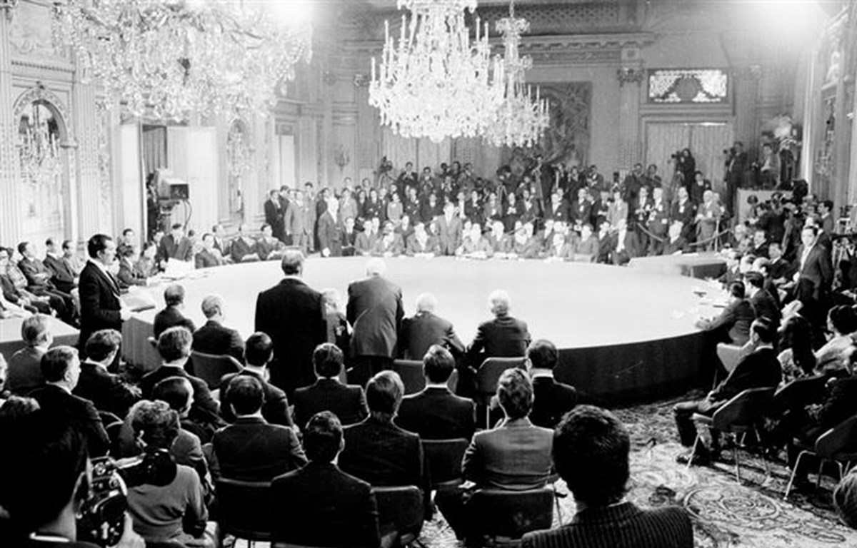 Церемония подписания Парижского соглашения 27 января 1973 года в Центре международных конференций в Париже (Франция). (Фото: Ван Луонг /ВНА)