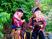 Блестящая красота костюма этносов Ло Ло в Хажанг