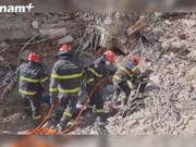 Спасатели из Вьетнама нашли много тел в завалах в Турции