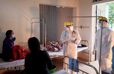 Статья 2: Вьетнам борется с COVID-19:Врачи и пациенты терпеливо преодолевают болезнь