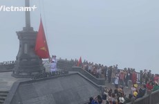 Церемония поднятия национального флага на “крыше Индокитая”