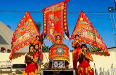 Танцевальная женская труппа «Лан-Шы-Ронг» Туаньдыонг