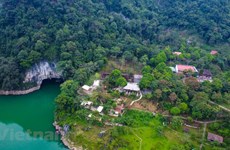 Озеро Тхангхен — «чашу любви» в провинции Каобанг
