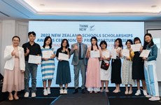 15 отличных учеников Вьетнама получили стипендии правительства Новой Зеландии