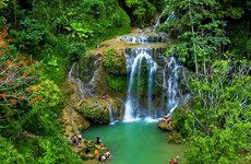 Полюбуйтесь естественной первозданной красотой водопада Му в Хоабинь