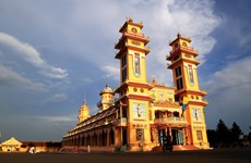 Путешествие по Вьетнаму: шедевр религиозной архитектуры в Тэйнине