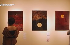 Выставка о Луне Саэко Андо: Когда японский художник любит вьетнамский лак
