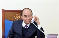Премьер-министр Нгуен Суан Фук провел телефонные переговоры с президентом Индонезии 