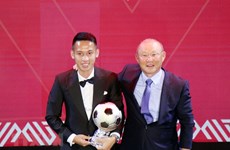 До Хунг Зунг и Хюйнь Ньы выиграли “Золотой мяч” 2019 года