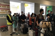 Почти 310 вьетнамских граждан вернулись домой из Анголы