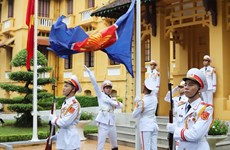 Церемония поднятия флага АСЕАН в Ханое знаменует 53-ю годовщину основания сообщества