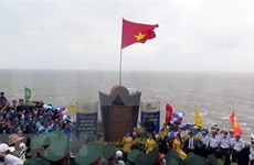Первая церемония поднятия флага в 2021 году на самой восточной точке Вьетнама
