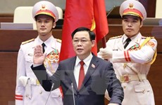 Руководитель Камбоджи поздравляет нового председателя НС Вьетнама Выонг Динь Хюэ