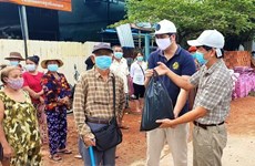 Оказана помощь камбоджийцам вьетнамского происхождения, заблокированным из-за COVID-19