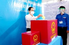 Постоянный заместитель председателя НС Чан Тхань Ман голосует в городе Кантхо