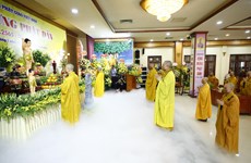 Вьетнамская буддийская Сангха проводит торжественное и безопасное празднование дня рождения Будды