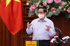 Премьер-министр Фам Минь Тьинь председательствует на майском очередном заседании правительства