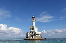 Фонари маяков несут свет национального суверенитета на море
