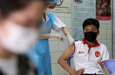 Камбоджа начинает вакцинацию детей 12-17 лет