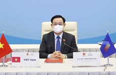 Председатель Национального собрания Выонг Динь Хюэ присутствовал на церемонии закрытия Генеральной ассамблеи AIPA-42