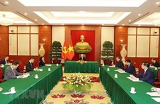 Генеральный секретарь ЦК КПВ Нгуен Фу Чонг провел телефонный разговор с генеральным секретарем ЦК КПК, председателем КНР Си Цзиньпином 