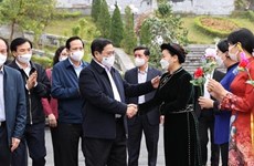 Премьер-министр Фам Минь Тьинь участвовал на празднике Дня великого национального единства в провинции Каобанг
