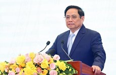 Премьер-министр Фам Минь Тьинь: Люди и предприятия являются центром и субъектами в разработке и применении права