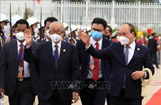 Президент Нгуен Суан Фук завершил государственный визит в Королевство Камбоджа