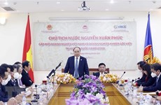 Президент Нгуен Суан Фук: необходимо продвигать новую волну инвестиций в Камбоджу