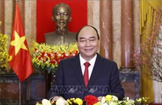 Президент Нгуен Суан Фук поздравляет вьетнамцев с Новым Лунным годом 2022
