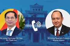 Министр иностранных дел призвал Румынию продолжать поддерживать эвакуацию вьетнамцев из Украины