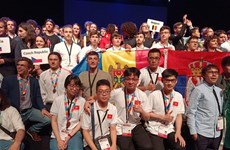Вьетнамские школьники завоевали три медали на Европейской олимпиаде по физике 2022 года