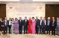 Председатель НС провел встречу с вьетнамскими деловыми кругами в Европе и вьетнамской диаспорой в Венгрии