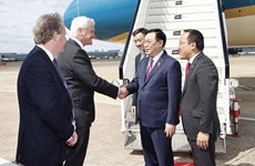 Председатель НС Выонг Динь Хюэ прибыл в Лондон, начав свой официальный визит в Великобританию