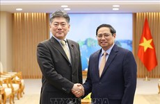Премьер-министр Фам Минь Тьинь принял министра юстиции Японии