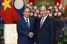 Президент Вьетнама Нгуен Суан Фук принял вице-президента Лаоса