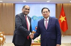 Премьер-министр предложил сингапурским фирмам увеличить инвестиции во Вьетнам
