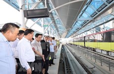 Премьер-министр Фам Минь Тьинь проверил ход строительства городской железной дороги участка Ньон – вокзал Ханой