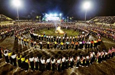 2022 человека участвуют в танце “суперсое» в рамках церемонии вручения Свидетельства ЮНЕСКО