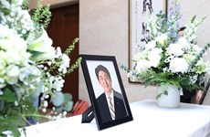 Президент Нгуен Суан Фук примет участие в государственных похоронах покойного Абэ Синдзо