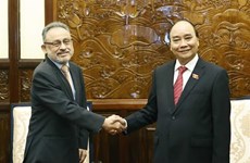 Президент Вьетнама принял новых послов Сальвадора, Индии, РК