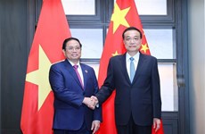 Премьер-министр Фам Минь Тьинь провел встречу с премьер-министром Китая Ли Кэцяном
