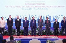 АСЕАН официально открывает 40-й и 41-й саммиты в Пномпене