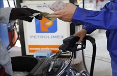 Цены на бензин упали после четырех повышений подряд