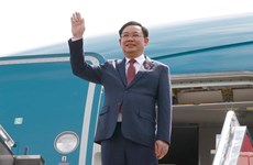 Председатель НC Выонг Динь Хюэ начинает официальный визит в Республику Филиппины