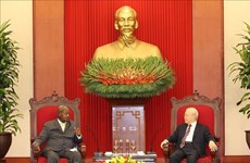 Генеральный секретарь ЦК КПВ Нгуен Фу Чонг принял президента Уганды, председателя Партии национального движения сопротивления