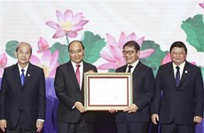 Президент поблагодарил THACO за вклад в экономику страны